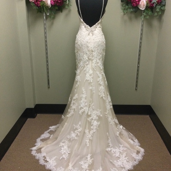 Blue by Enzoani Islandia designer wedding gown on sale!! - Picture 3 of 4